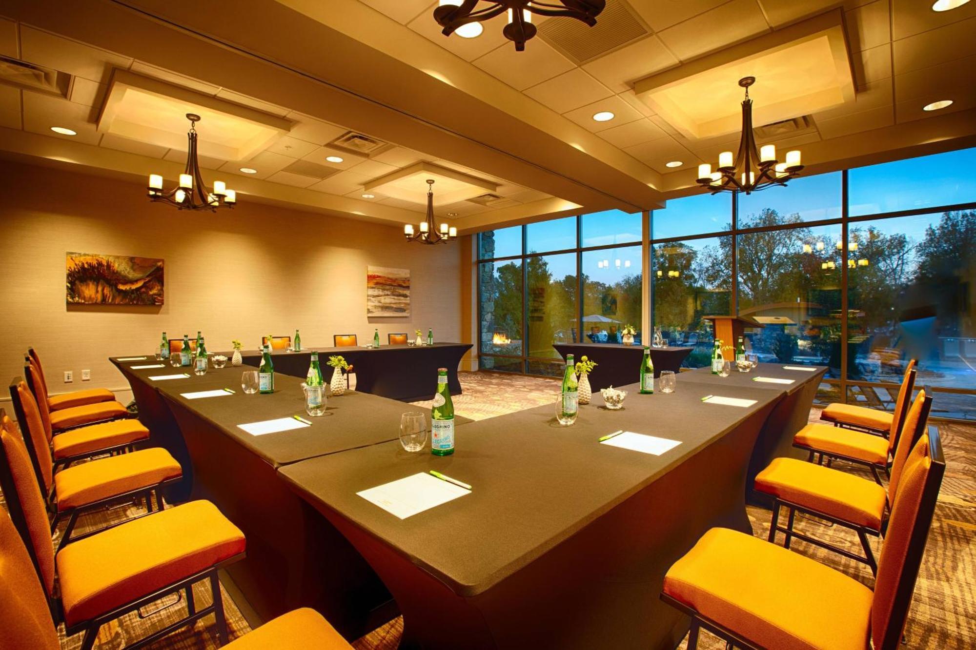 Courtyard By Marriott Pigeon Forge Hotel Екстериор снимка