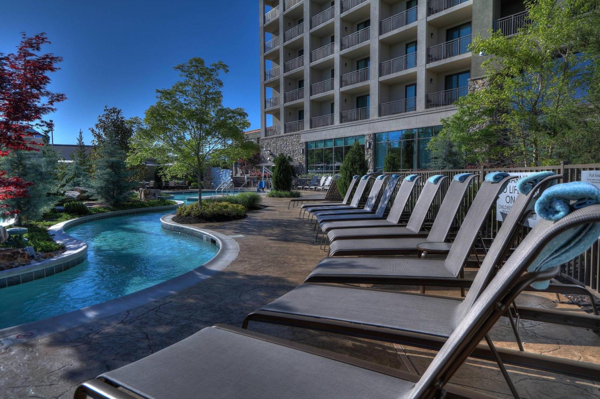 Courtyard By Marriott Pigeon Forge Hotel Екстериор снимка