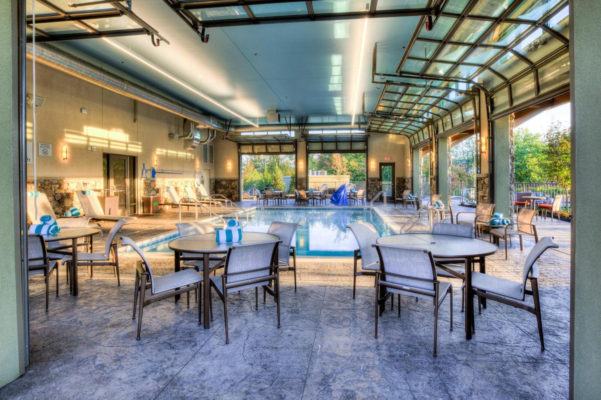 Courtyard By Marriott Pigeon Forge Hotel Екстериор снимка