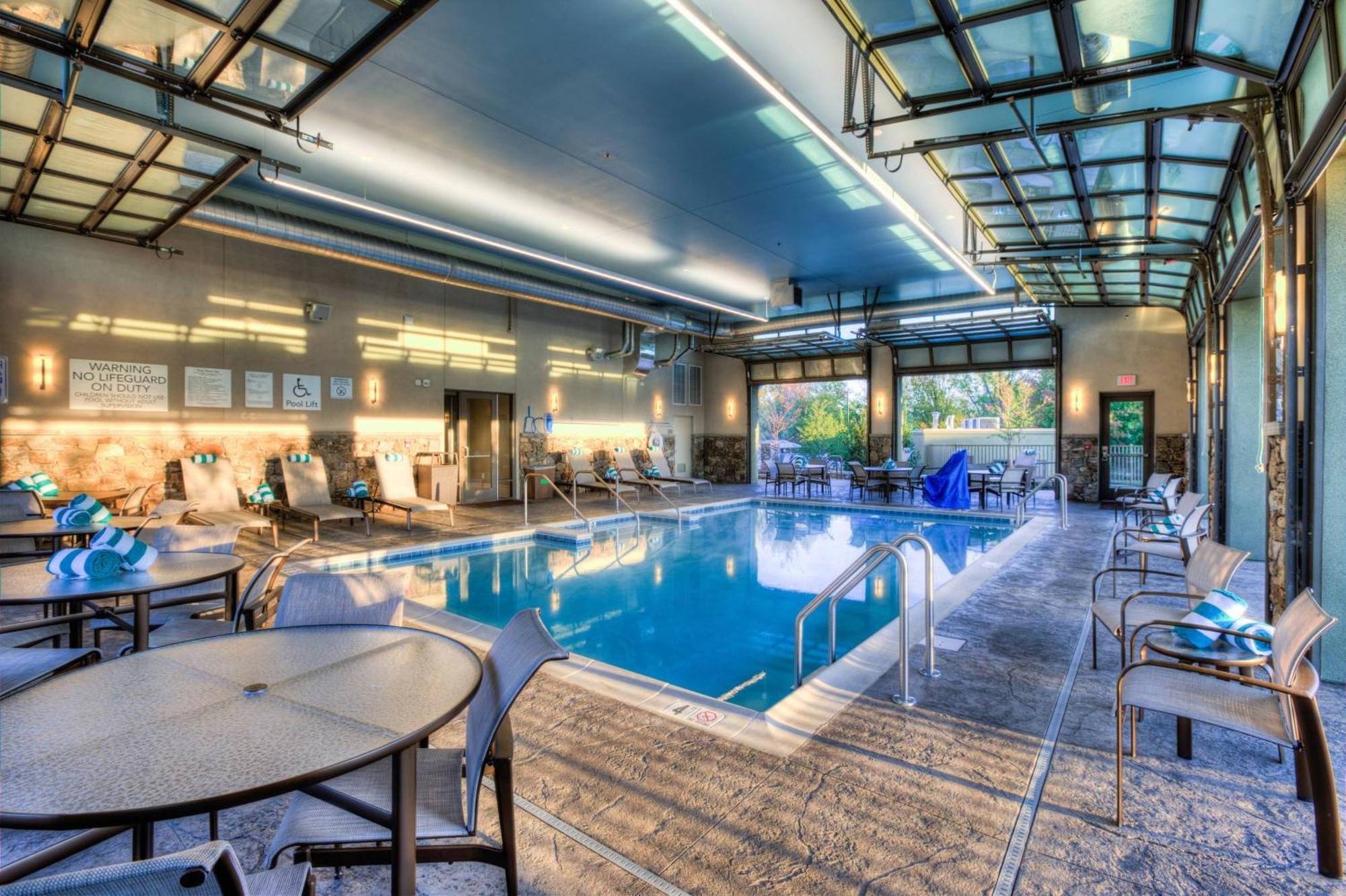 Courtyard By Marriott Pigeon Forge Hotel Екстериор снимка