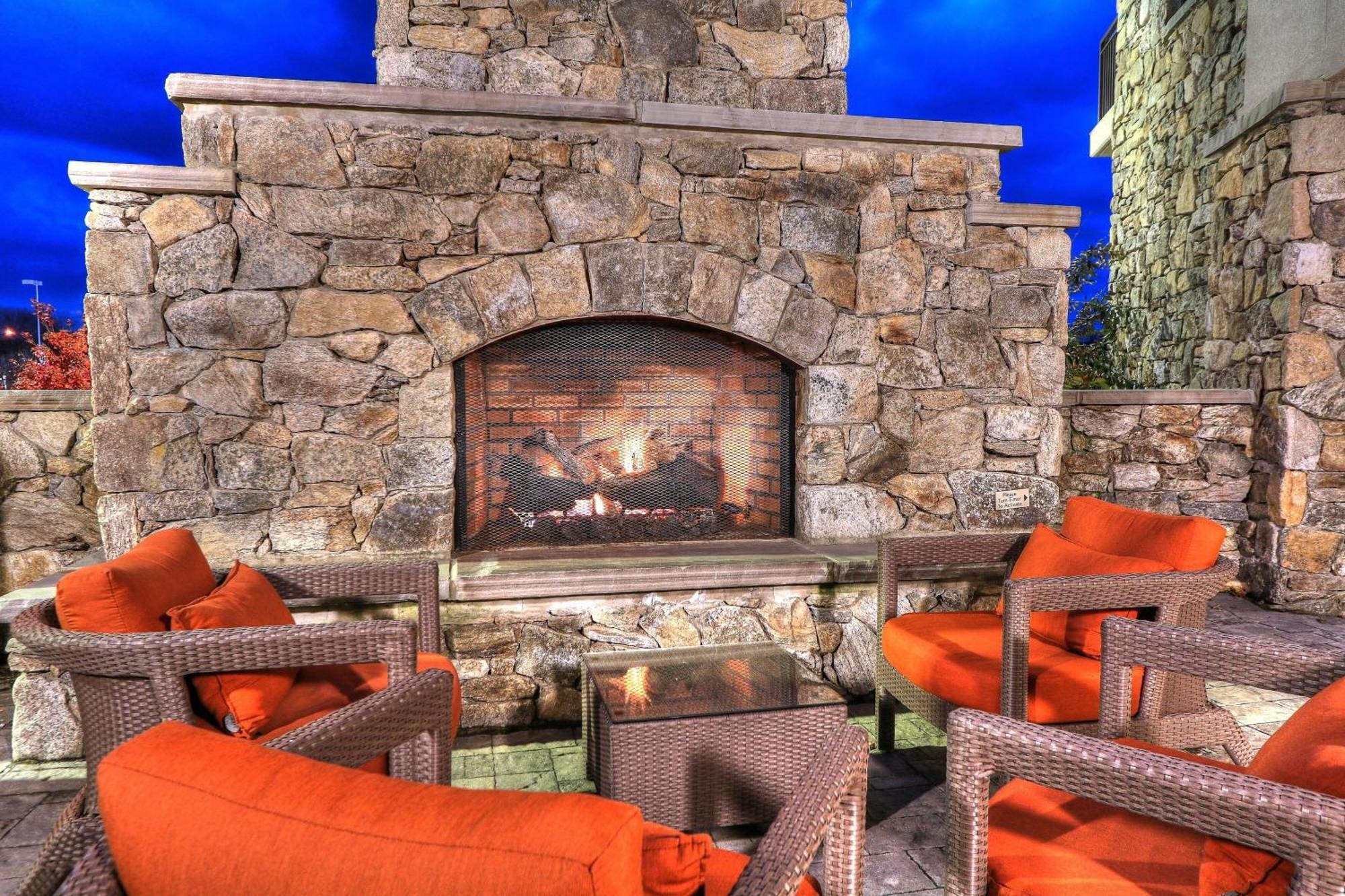 Courtyard By Marriott Pigeon Forge Hotel Екстериор снимка