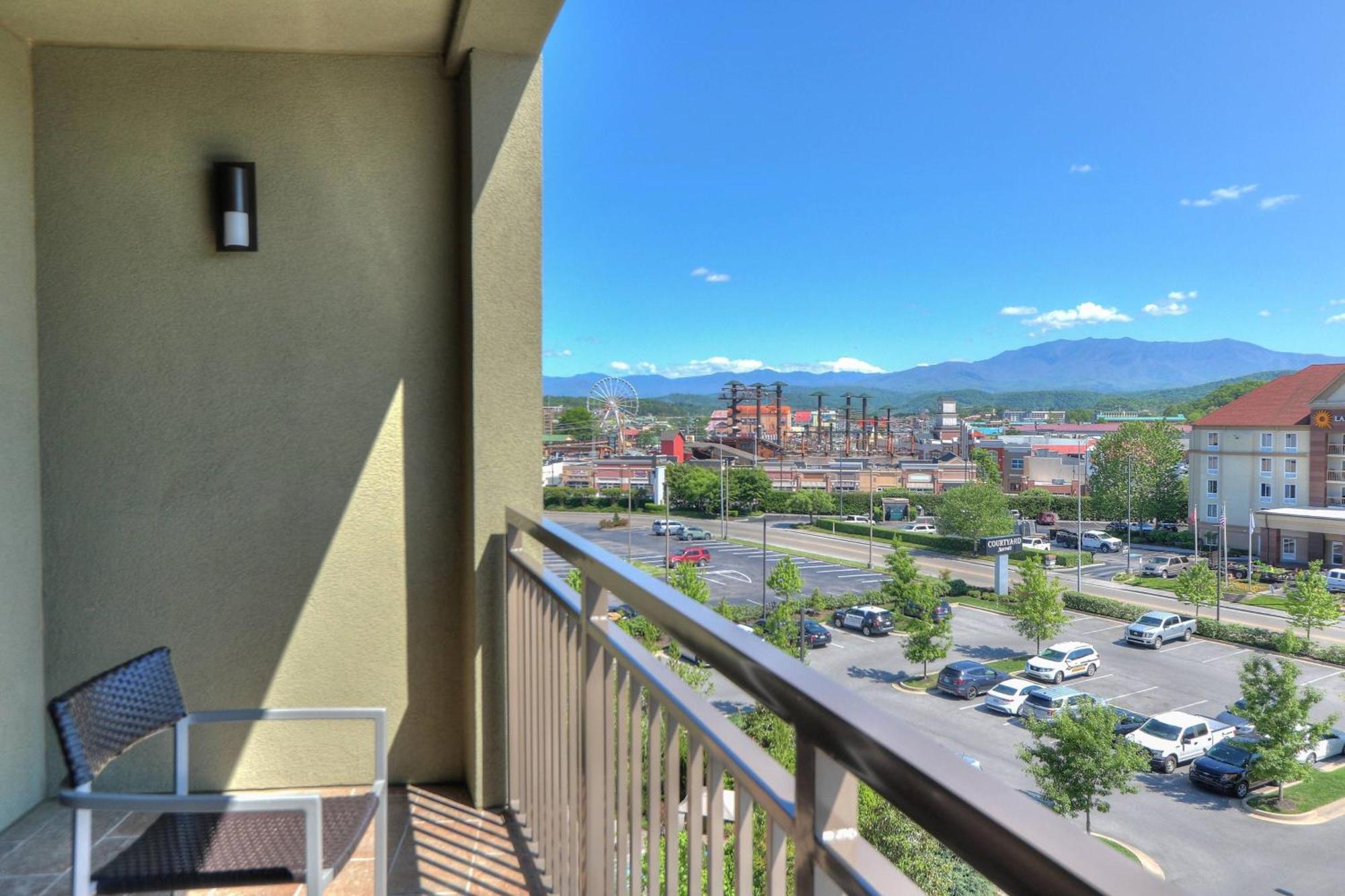 Courtyard By Marriott Pigeon Forge Hotel Екстериор снимка