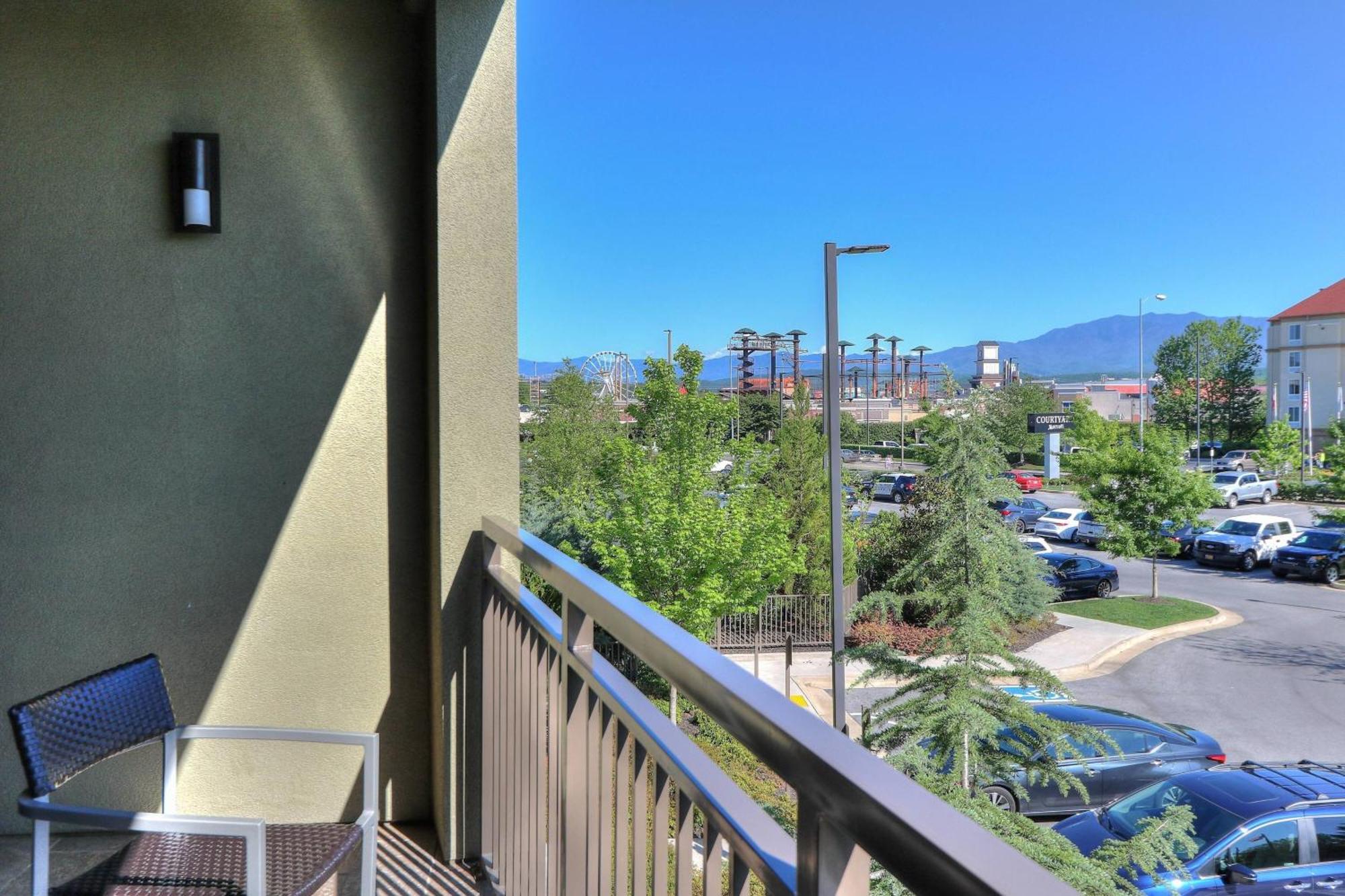 Courtyard By Marriott Pigeon Forge Hotel Екстериор снимка