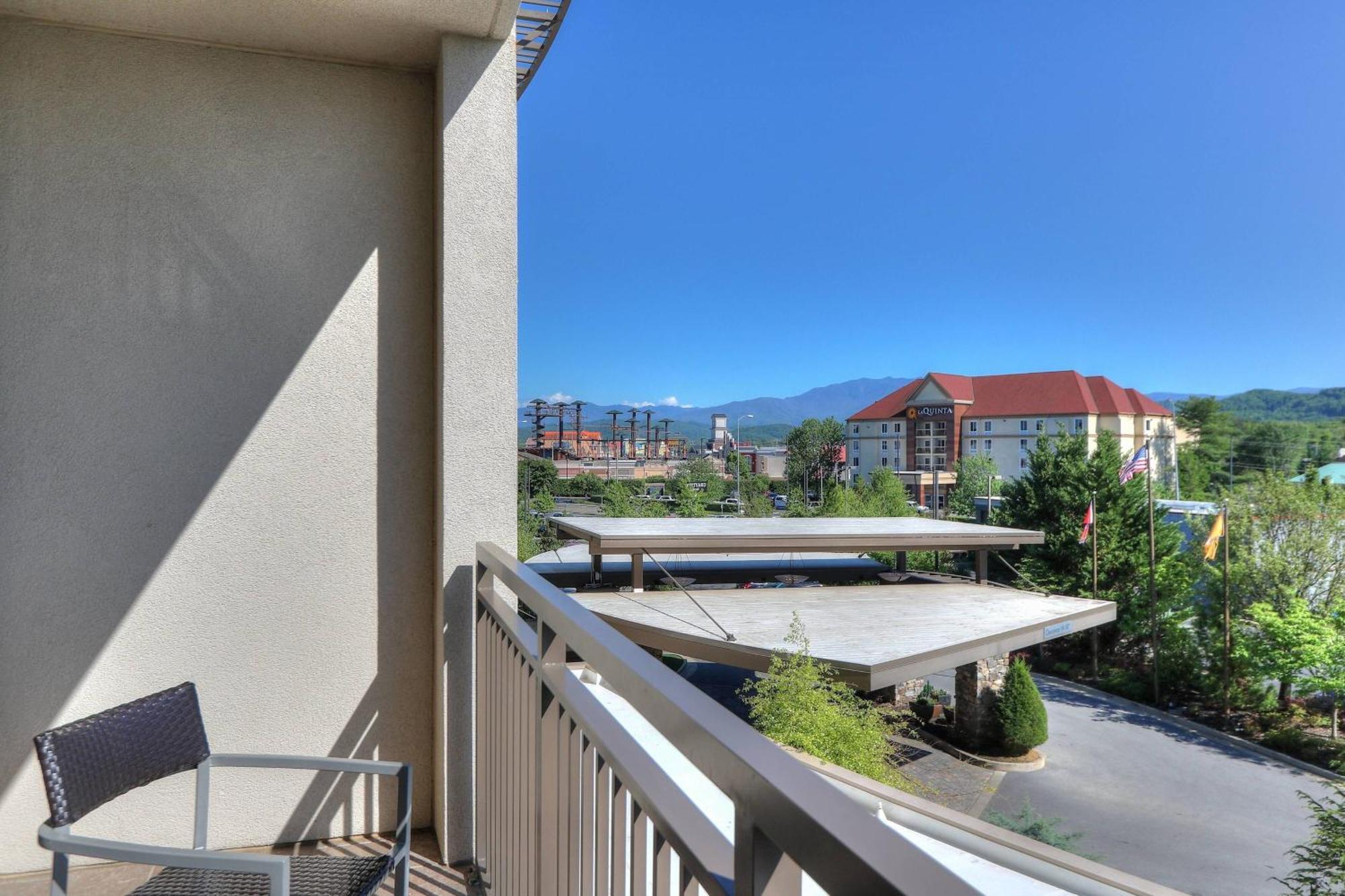 Courtyard By Marriott Pigeon Forge Hotel Екстериор снимка