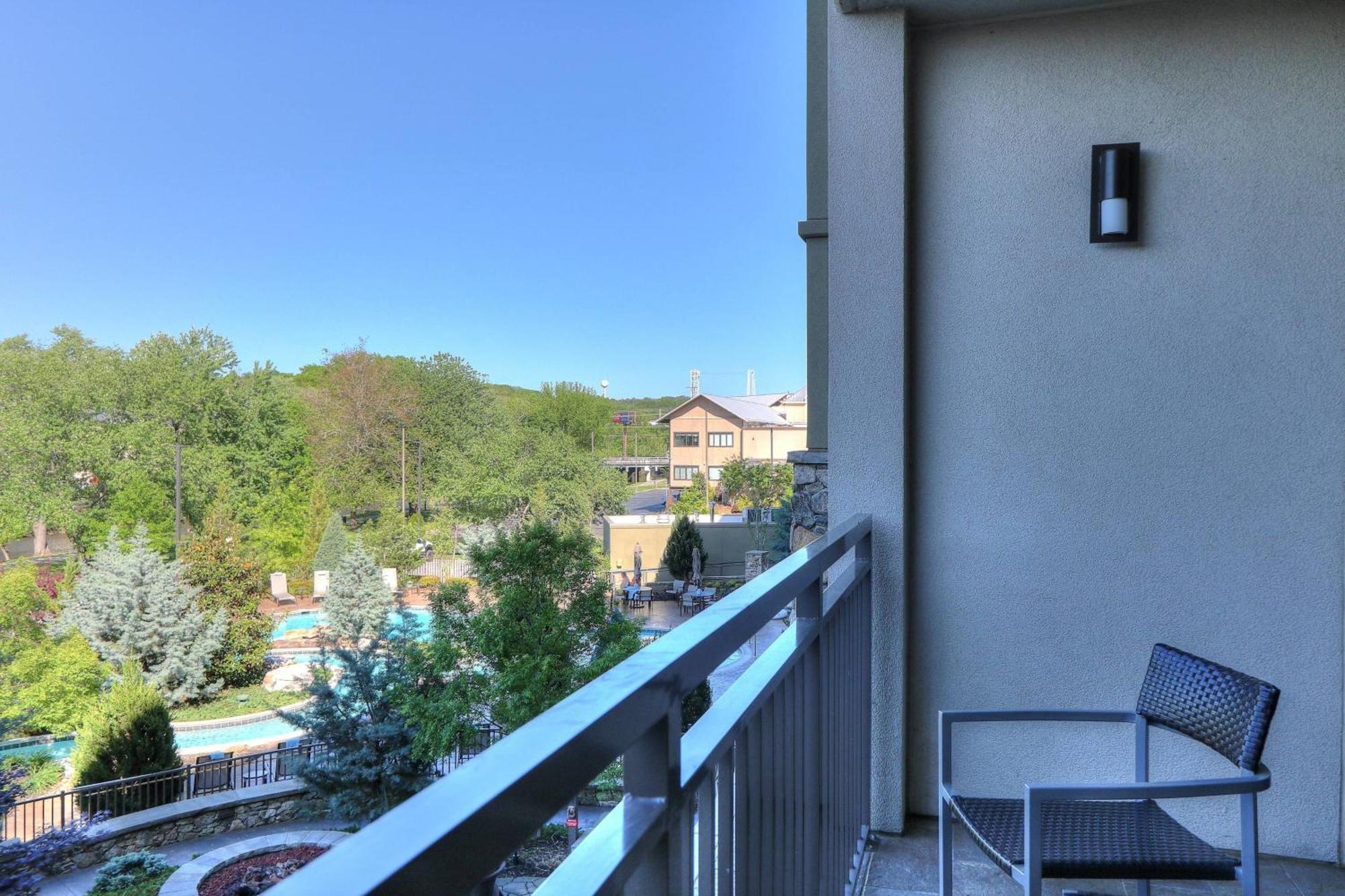 Courtyard By Marriott Pigeon Forge Hotel Екстериор снимка