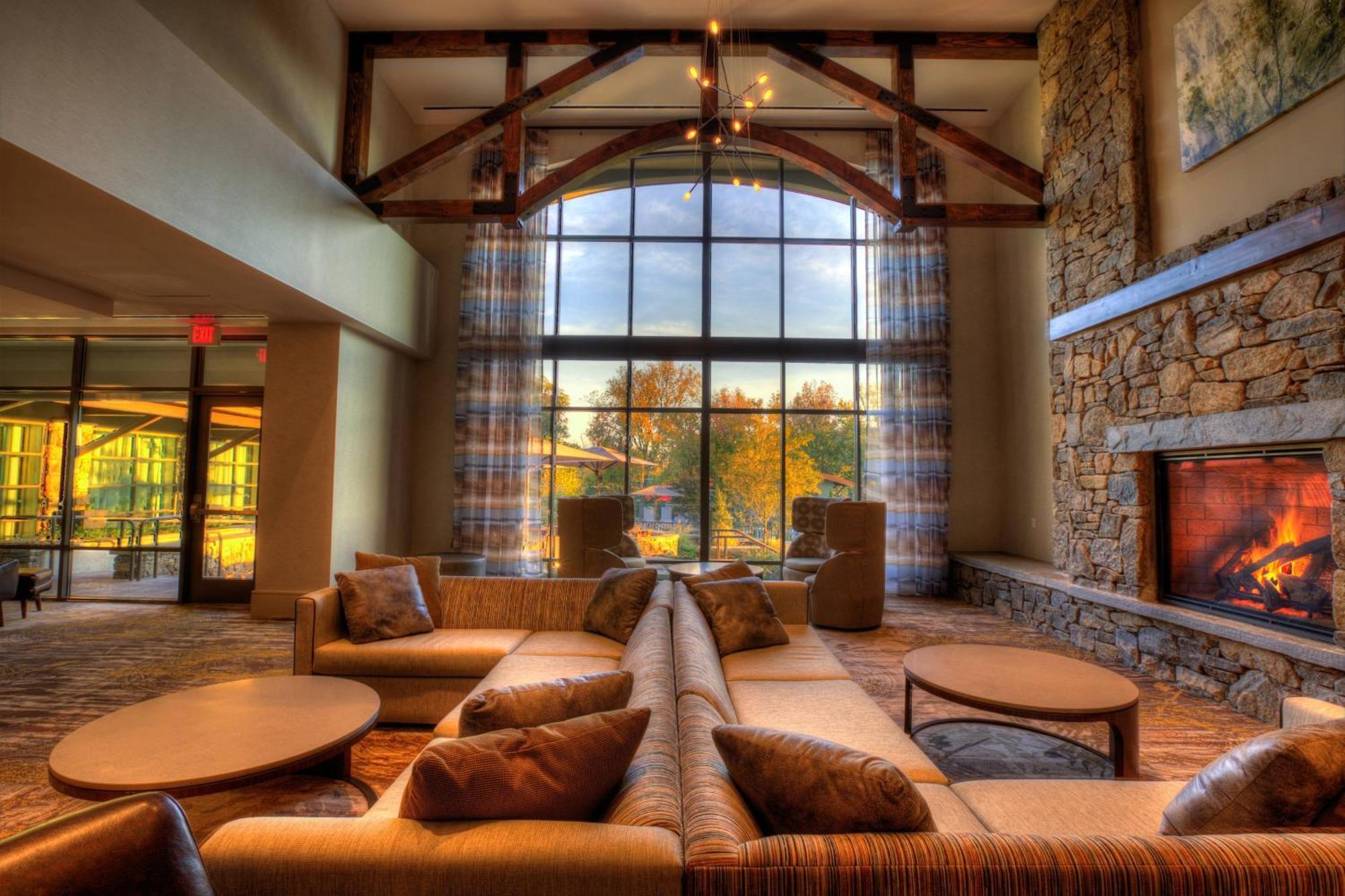 Courtyard By Marriott Pigeon Forge Hotel Екстериор снимка