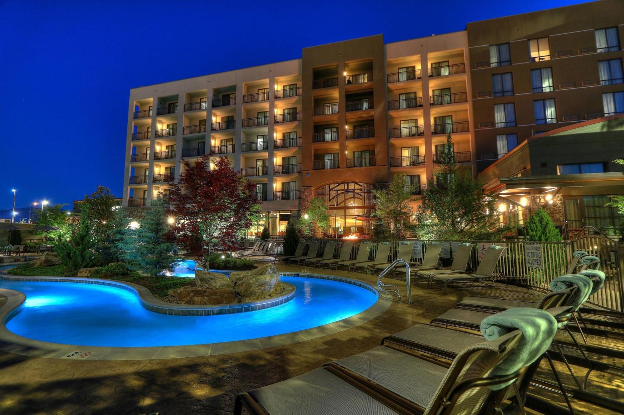 Courtyard By Marriott Pigeon Forge Hotel Екстериор снимка